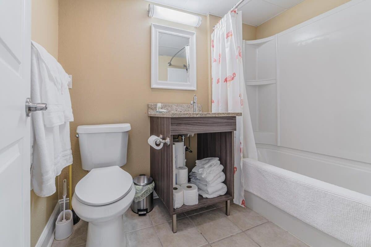 Ground Floor Ocean Front Studio - Caravelle Resort 124 Myrtle Beach Buitenkant foto
