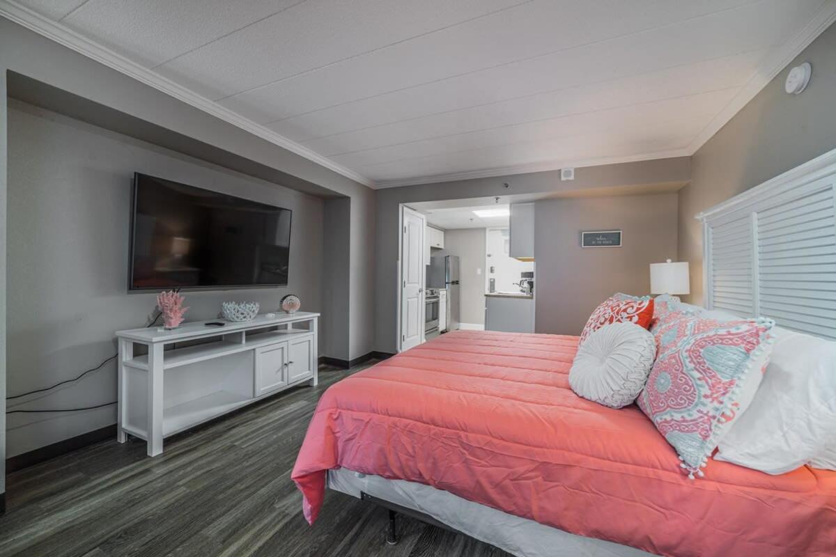 Ground Floor Ocean Front Studio - Caravelle Resort 124 Myrtle Beach Buitenkant foto